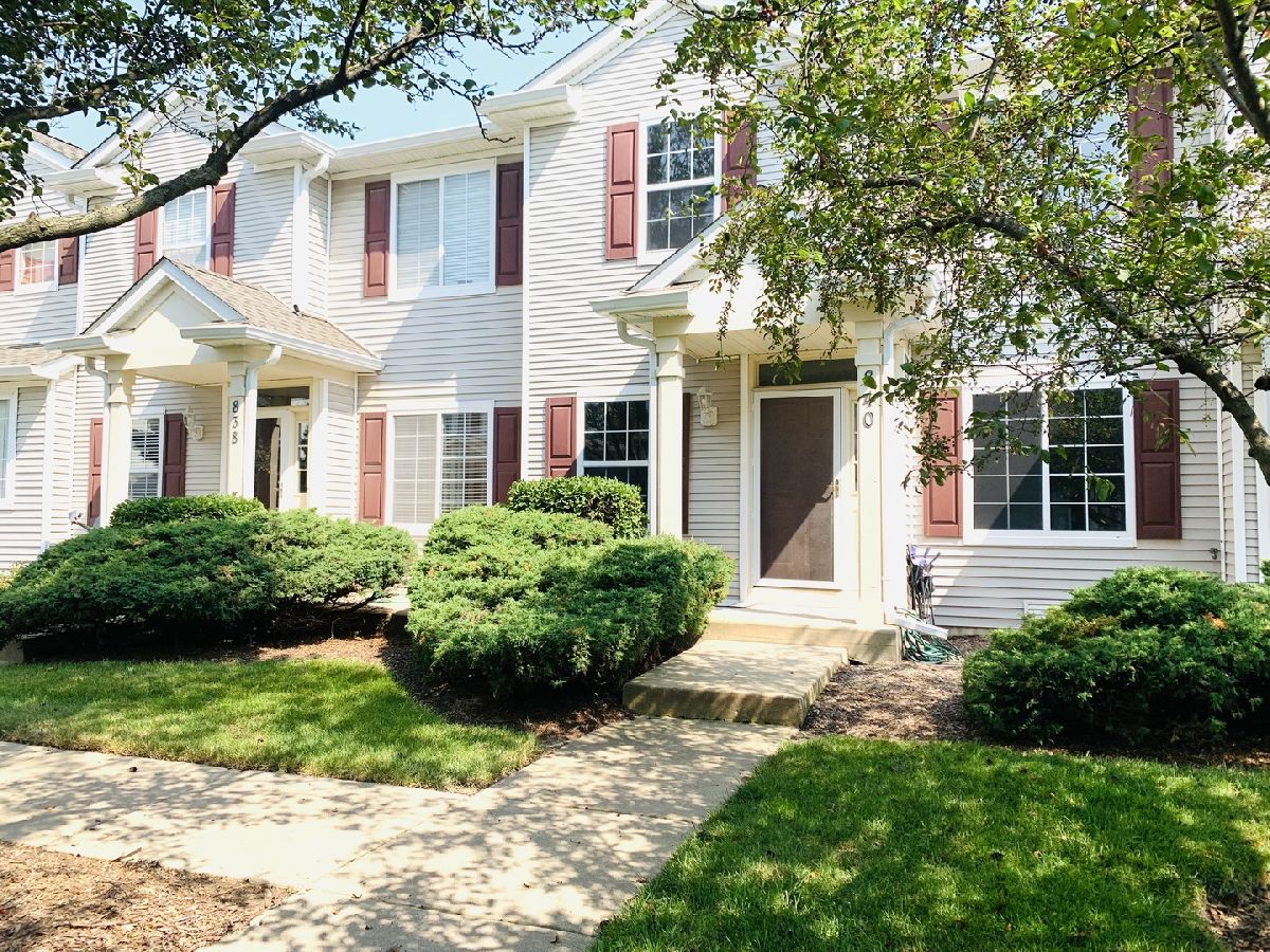 Townhomes & Condos Rented Reflections Aurora Illinois, 840 County Line