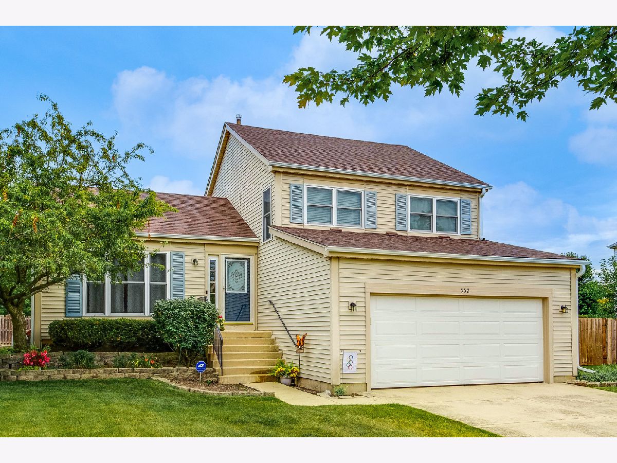 Homes Sold Bloomfield Village Bolingbrook Illinois, 562 Rebecca