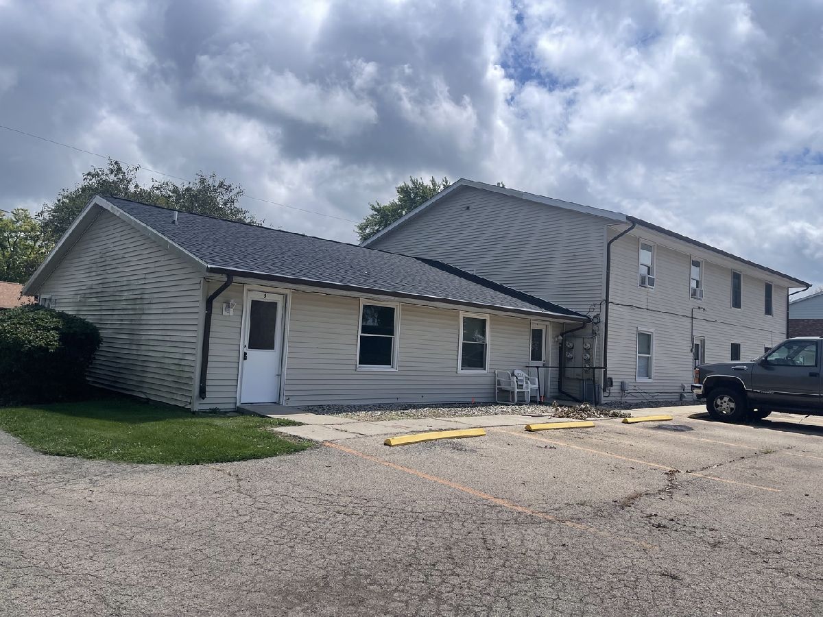  Rented Mendota Illinois, 108 3rd