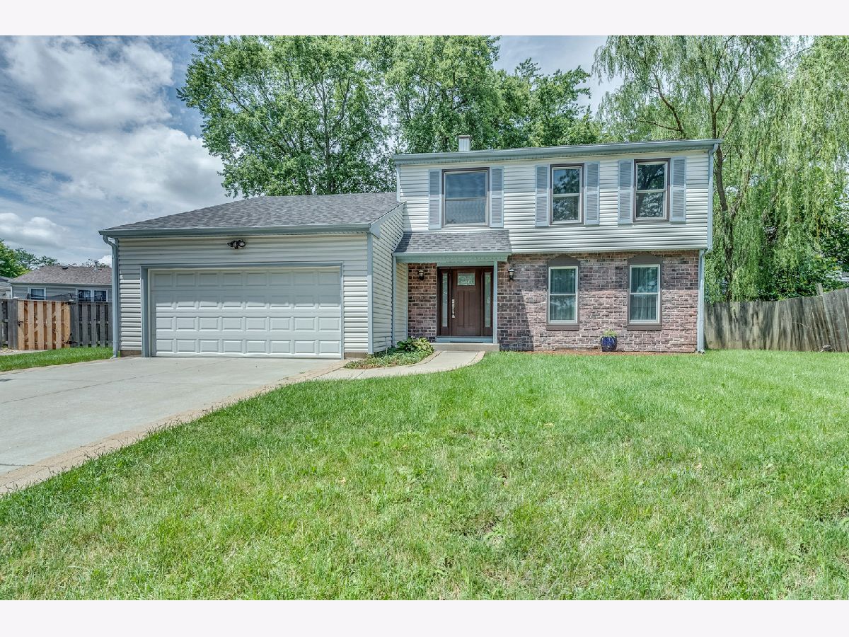 Homes & Townhomes Rented Heritage Place Buffalo Grove Illinois, 912 Bedford