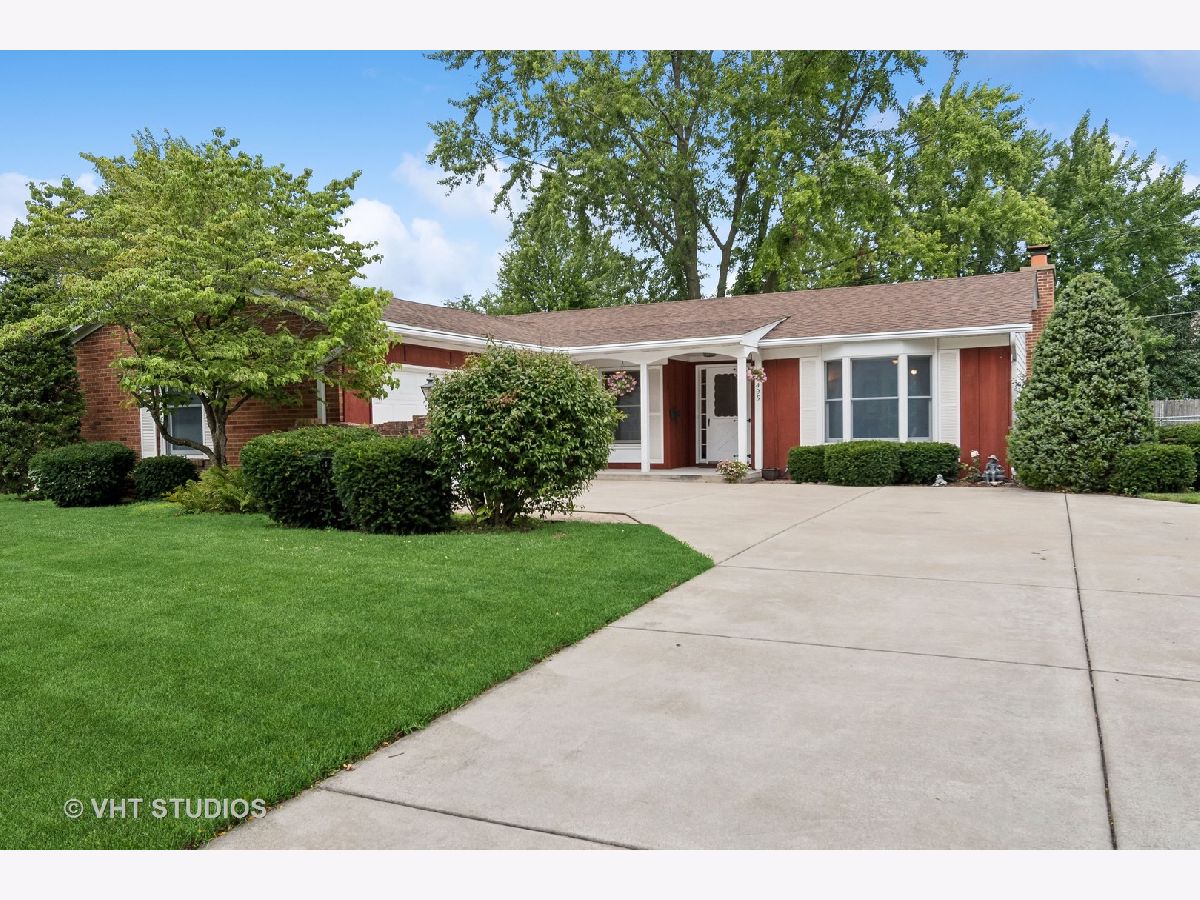 Homes Sold Heathercrest Aurora Illinois, 1495 Crestwood