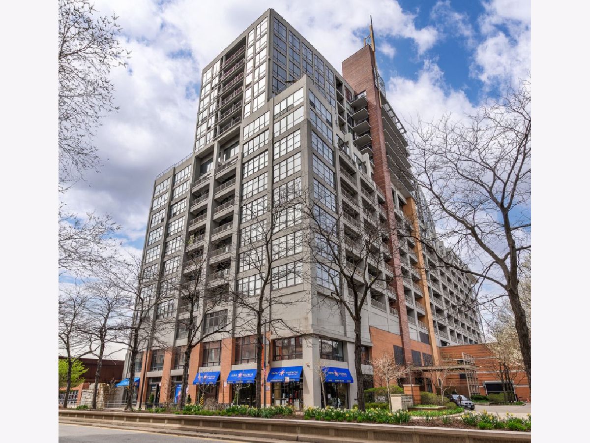 Condos & Townhomes Rented Dearborn Tower Chicago Illinois, 1530 State