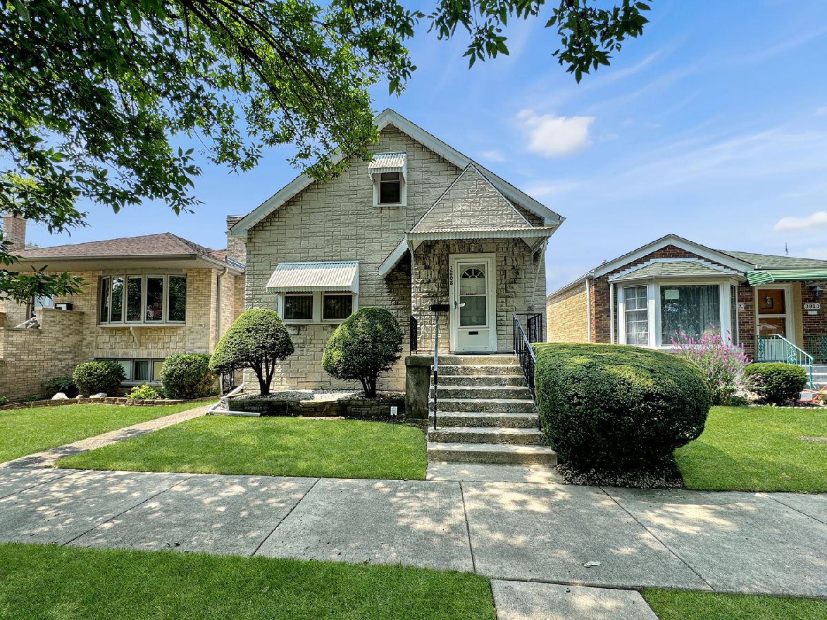 Homes & Condominiums Sold Belmont Heights Chicago Illinois, 3808 Olcott