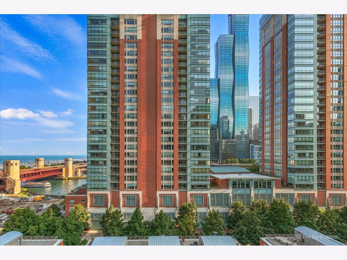 Condos & Townhomes Rented Riverview Condominiums Chicago Illinois, 445 North Water