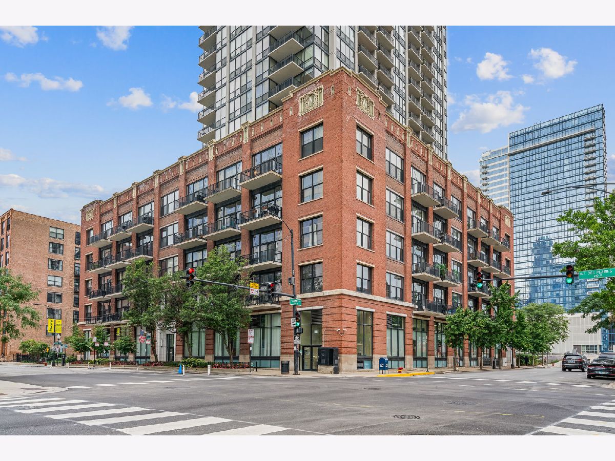 Condominiums Sold The Edge Chicago Illinois, 210 Desplaines