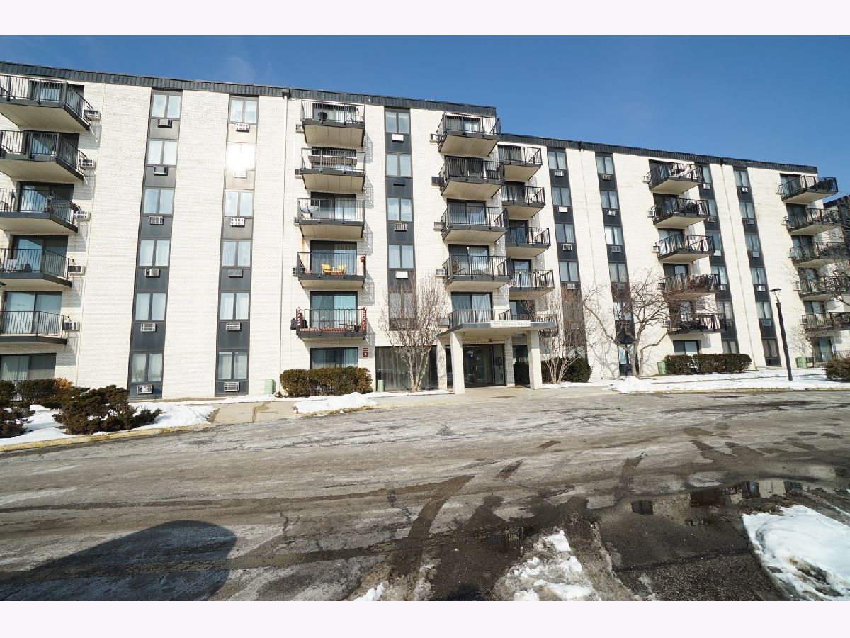 Condos & Townhomes & Homes Rented Terrace Square Niles Illinois, 9128 Terrace