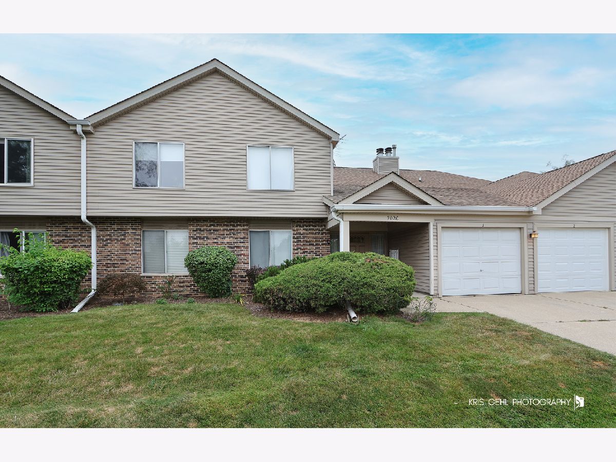 Condos & Townhomes Sold Park Lane Woodridge Illinois, 7020 Newport