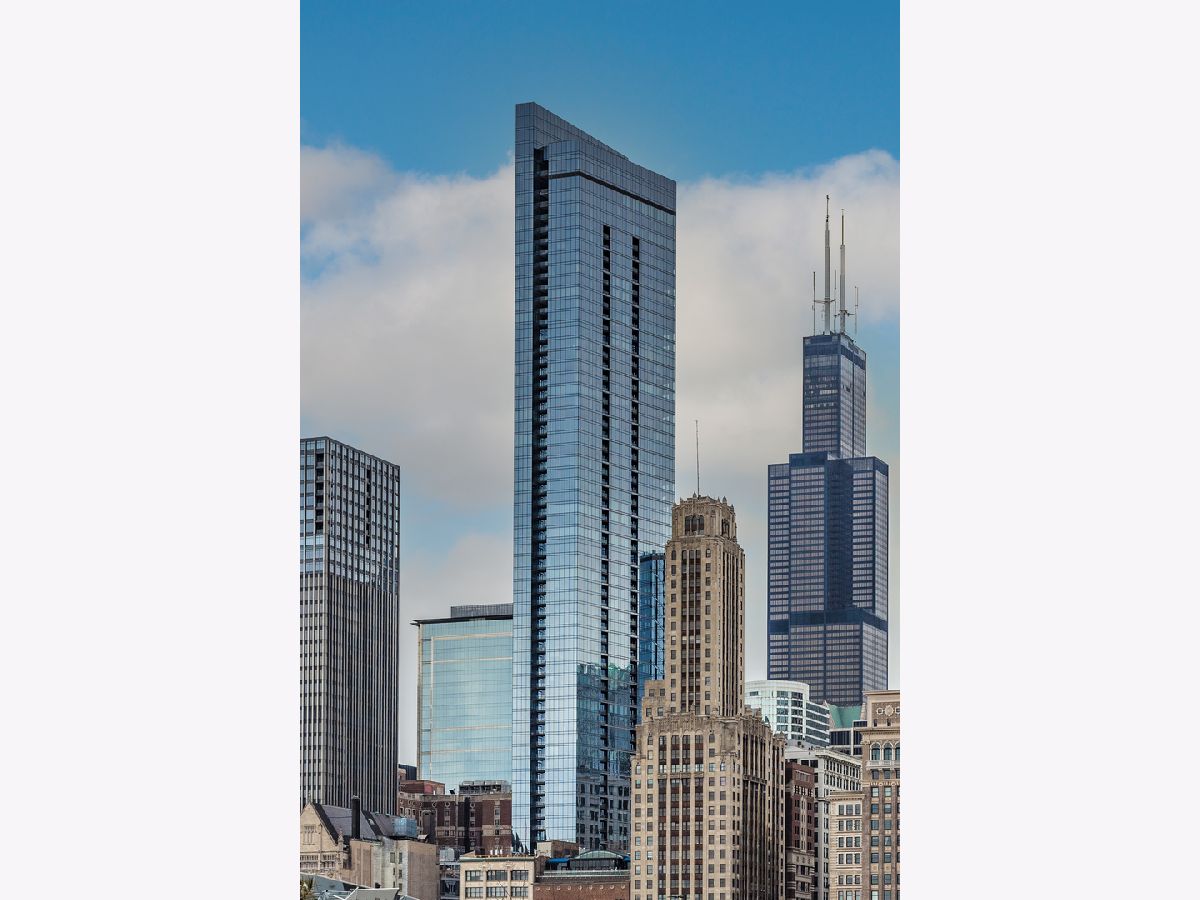 Condominiums Sold The Legacy At Millennium Park Chicago Illinois, 60 Monroe