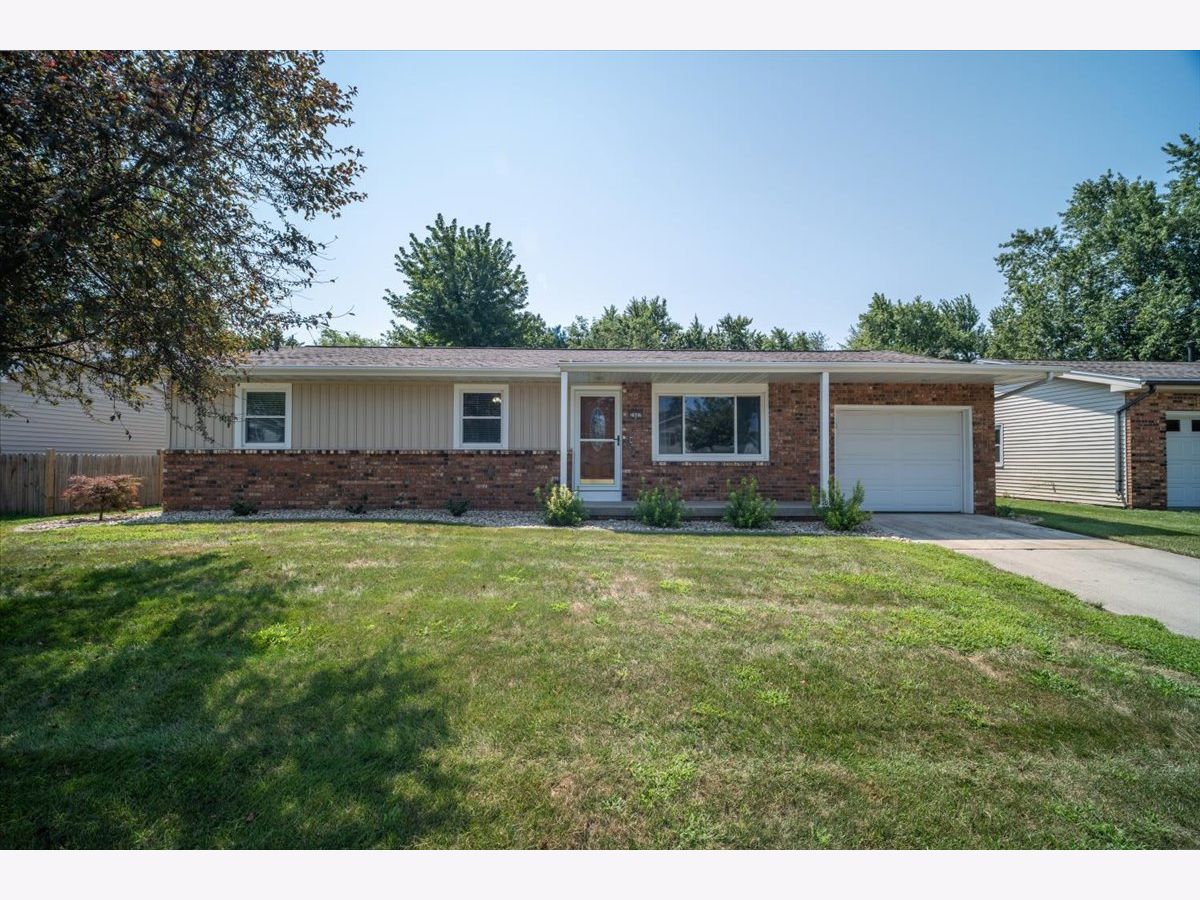Homes & Condos & Townhomes Sold Washington East Bloomington Illinois, 2907 Winchester