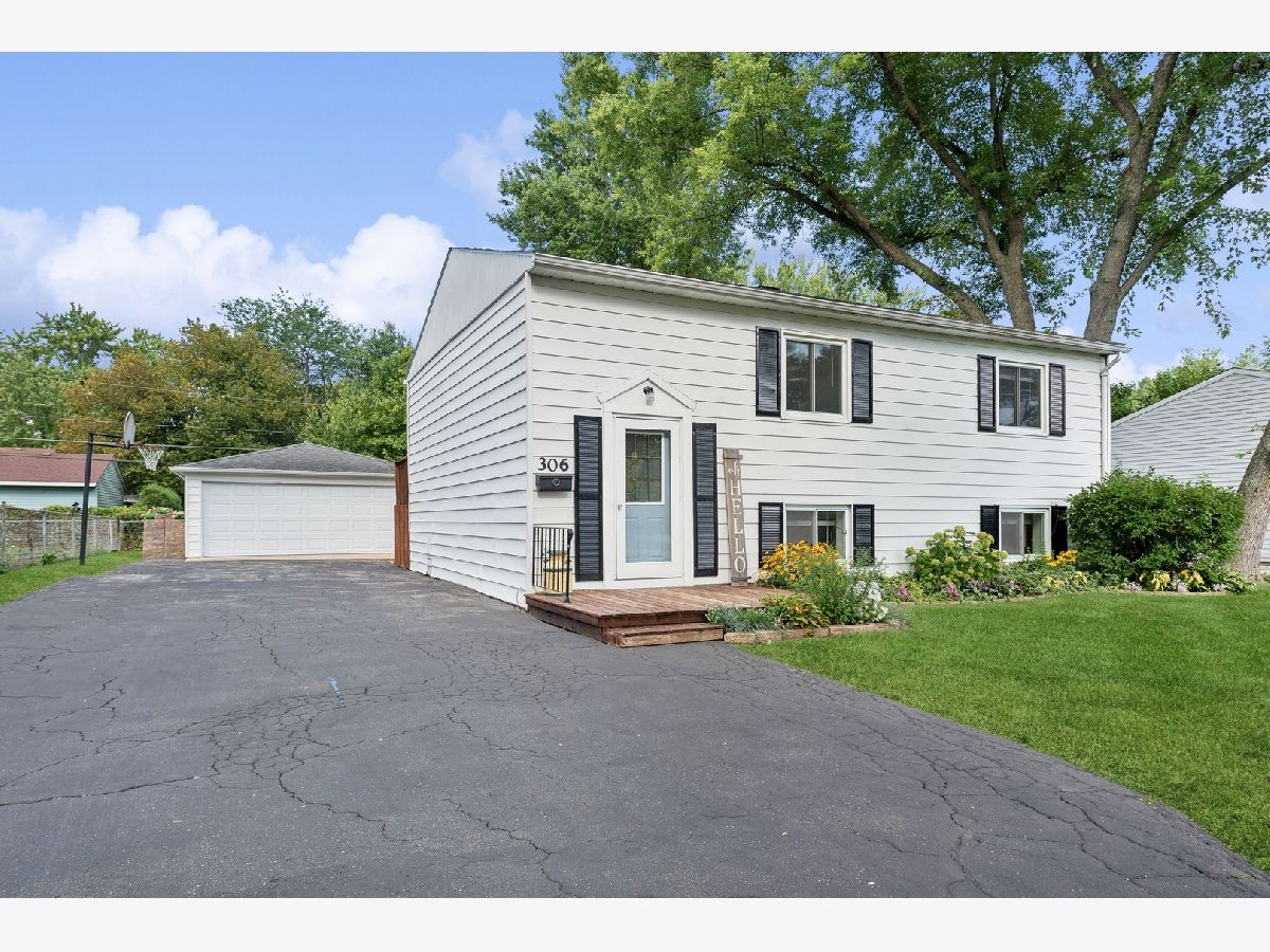 Homes & Condos & Townhomes Rented Country Club Estates Vernon Hills Illinois, 306 Westmoreland