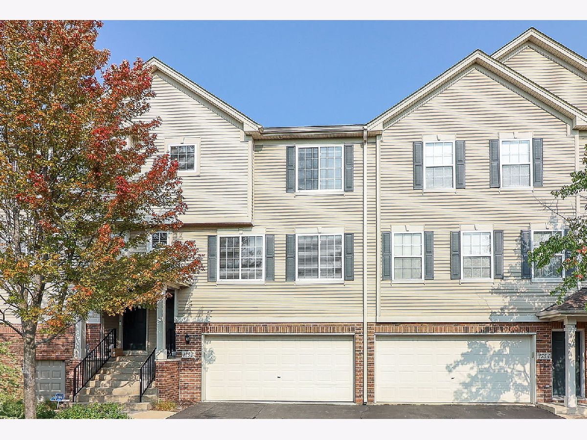 Homes & Townhomes & Condos Sold Amber Fields Aurora Illinois, 1752 Fredericksburg