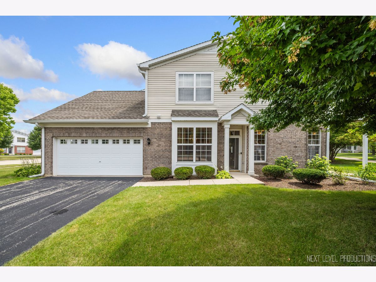 Townhomes & Condos Sold Canterbury Place Algonquin Illinois, 2637 Amber