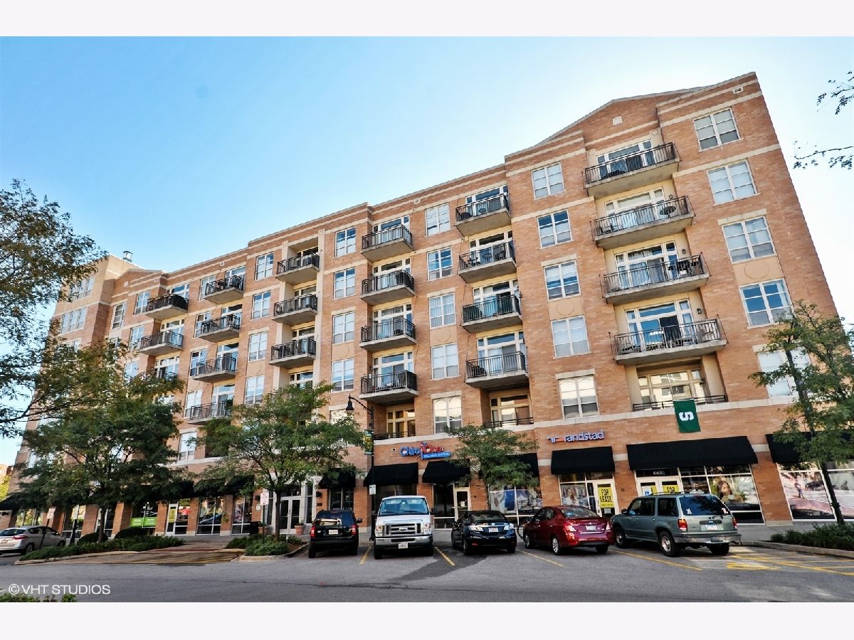 Condominiums Rented Metropolitan Square Des Plaines Illinois, 647 Metropolitan