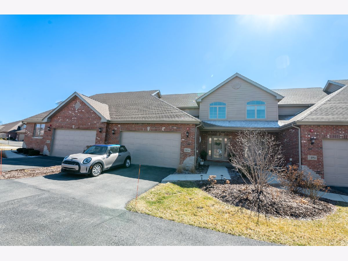 Townhomes Sold Hawthorne Preserves Lockport Illinois, 14954 Preserve