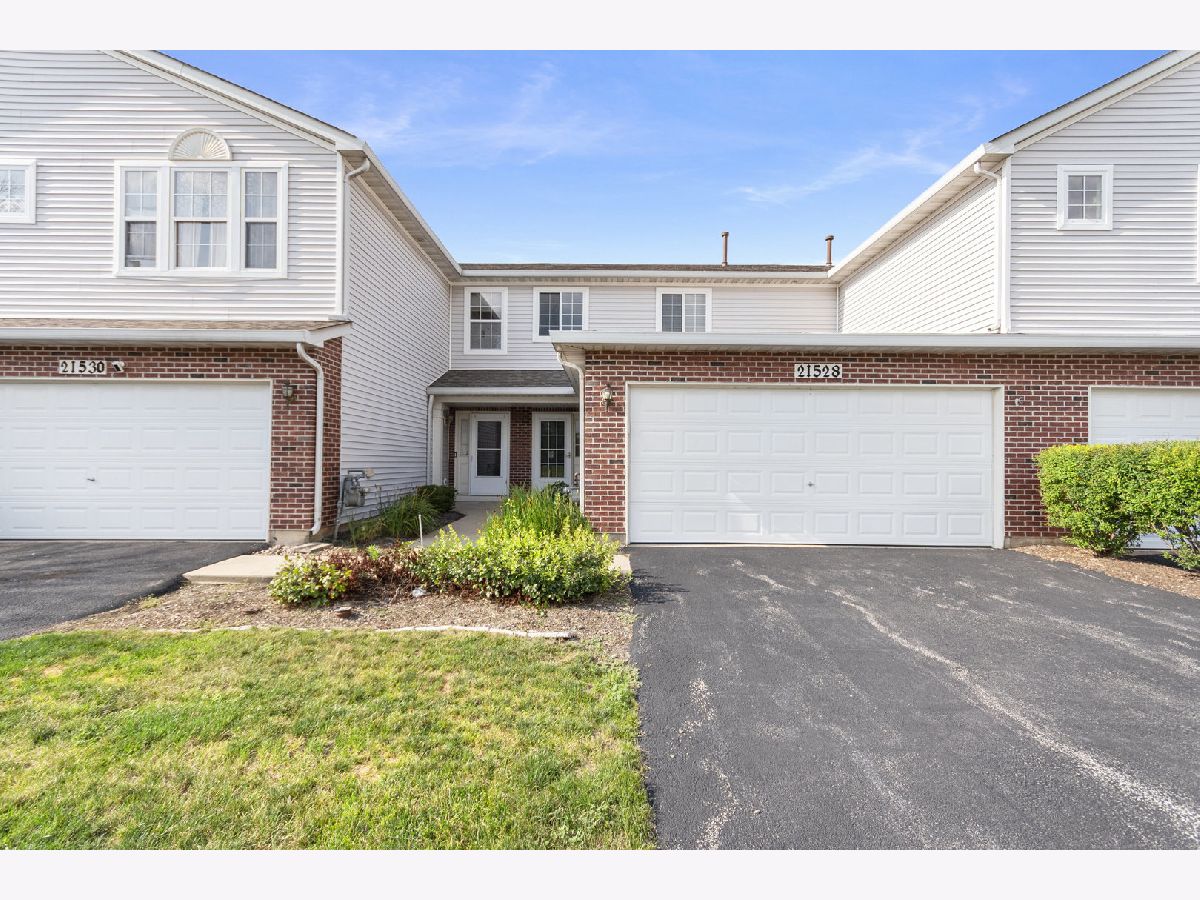 Homes & Townhomes Sold Renwick Club Crest Hill Illinois, 21528 Egret
