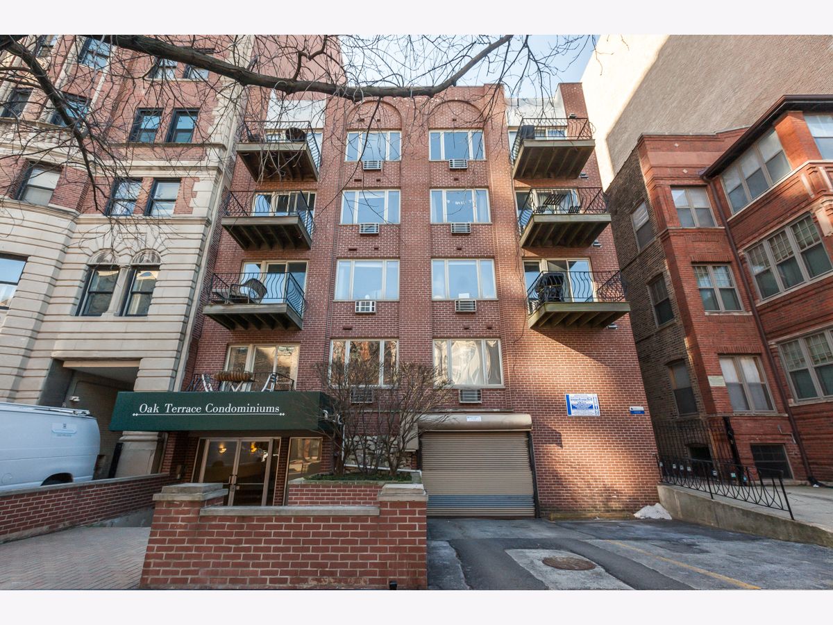 Condos & Townhomes Sold Oak Terrace Condominiums Chicago Illinois, 435 Oakdale