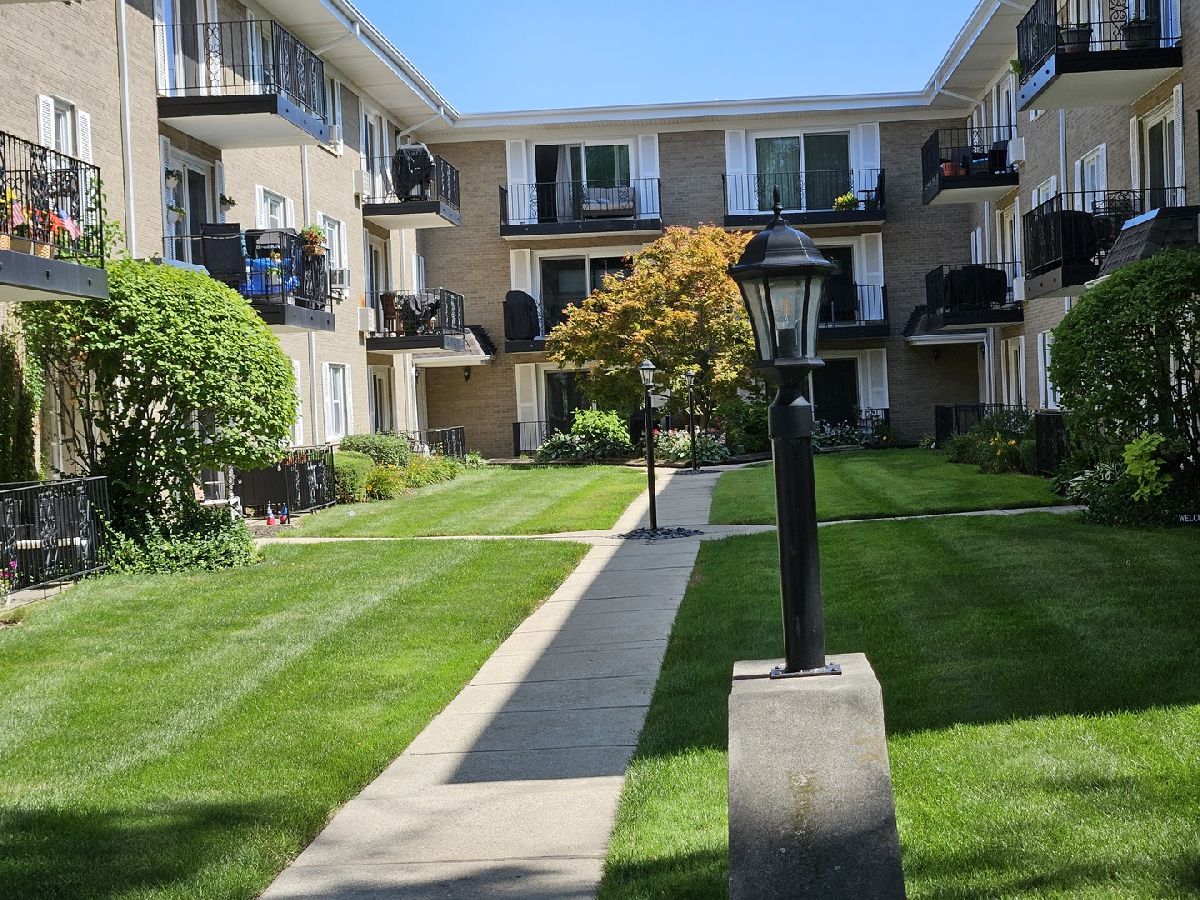 Condos & Townhomes Sold Normandy Condominiums Chicago Illinois, 6511 Northwest