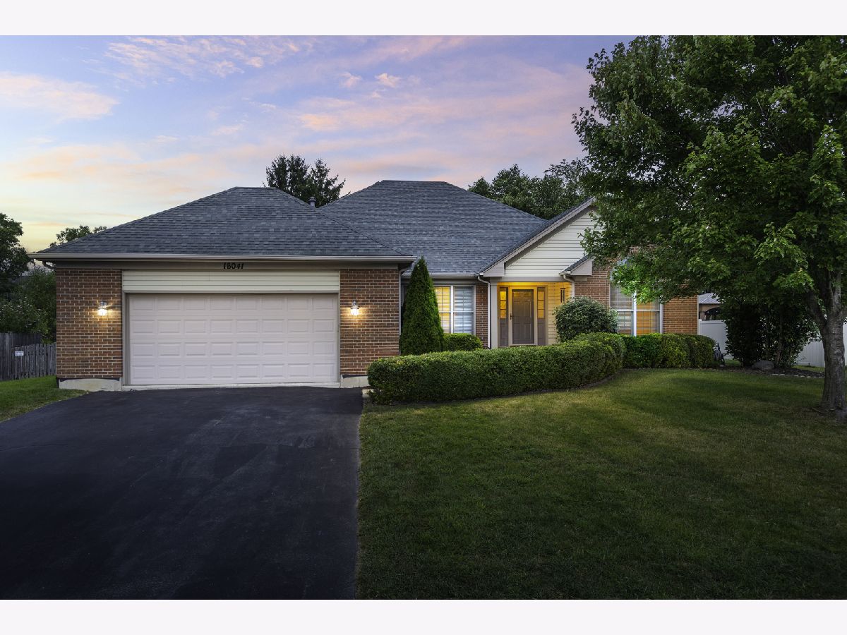 Townhomes & Homes Sold Fairfield Commons Plainfield Illinois, 16041 Fairfield