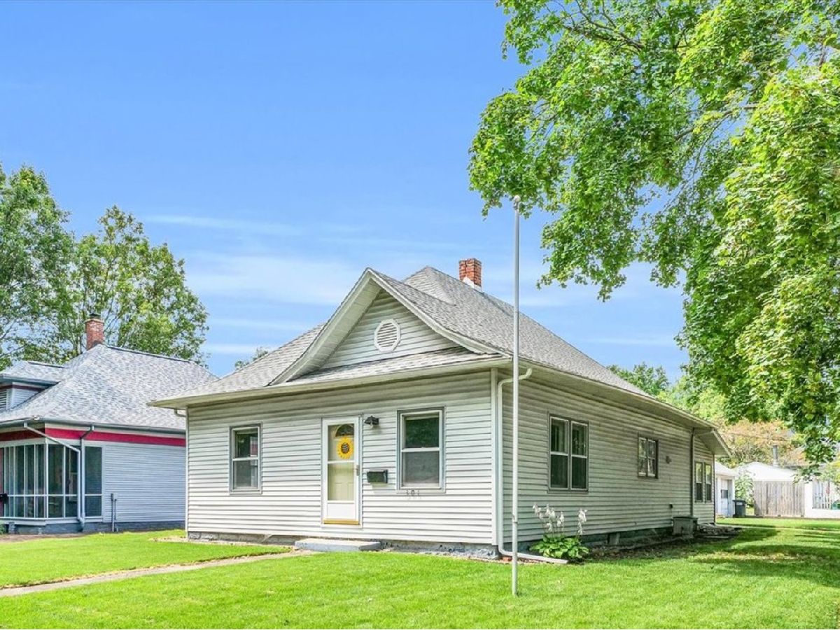 Homes Sold Busey Dunlap Urbana Illinois, 301 Poplar