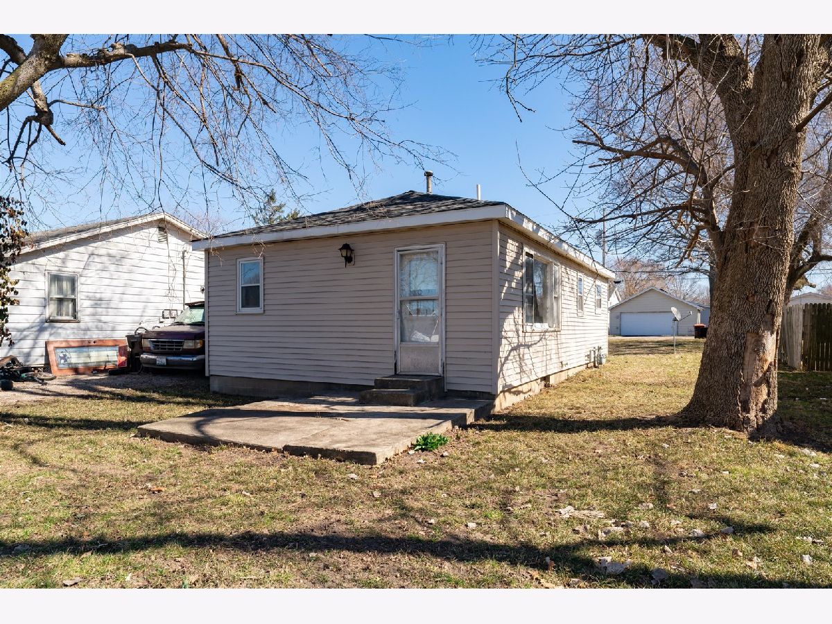  Rented Lincoln Illinois, 708 Madison
