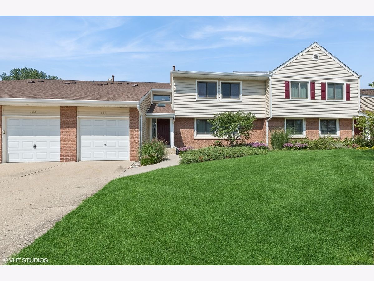 Townhomes & Condos Sold Hidden Lake Village Buffalo Grove Illinois, 144 Morningside