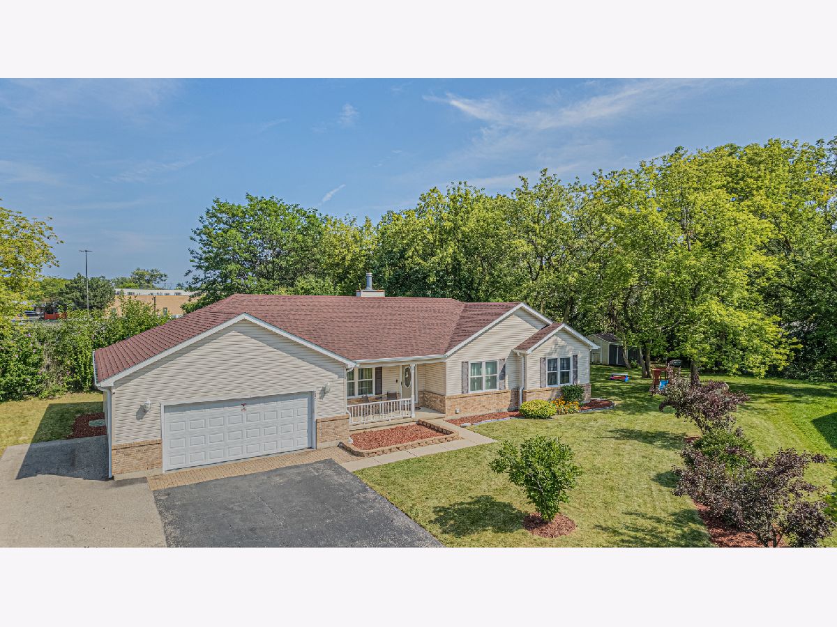 Homes & Condos & Townhomes Sold Crescent Meadows Gurnee Illinois, 940 Crestville