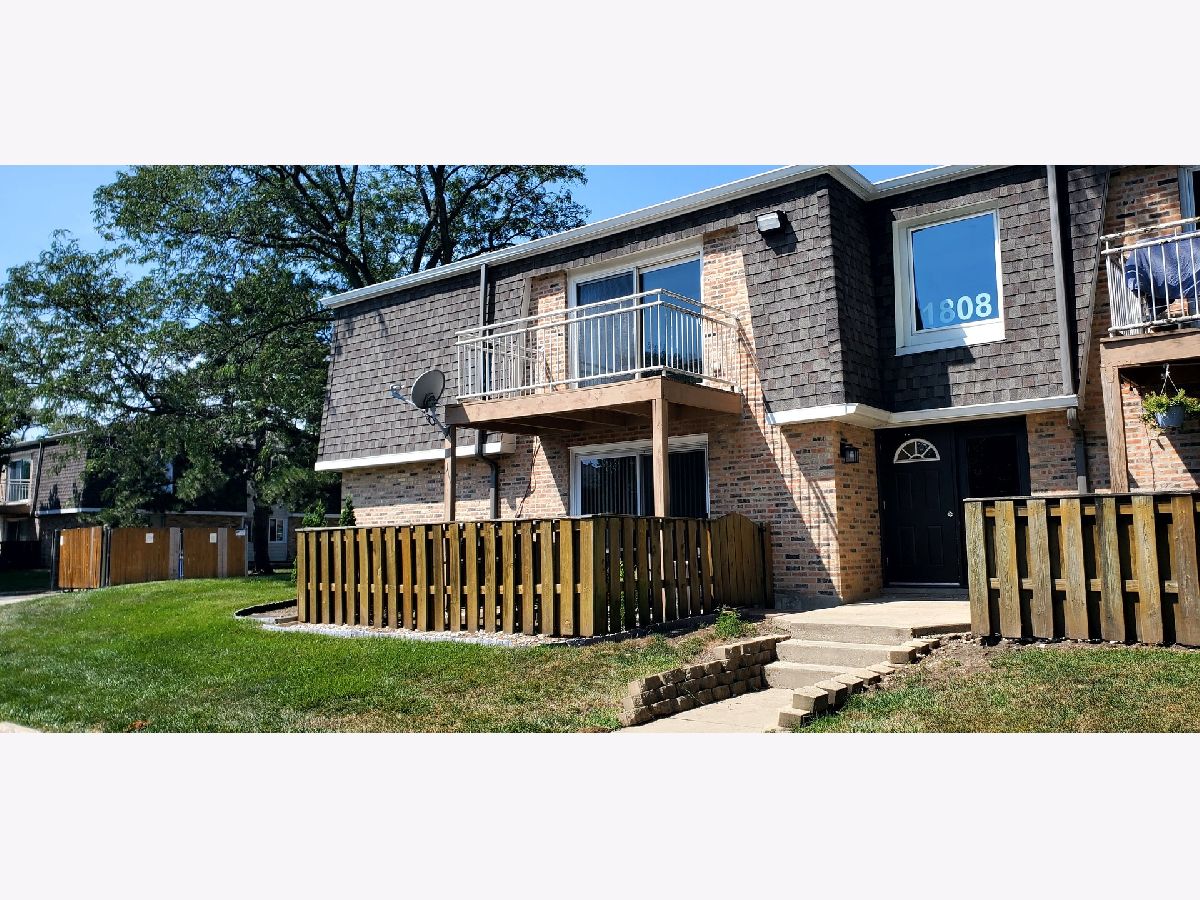Condominiums Sold Kings Walk Rolling Meadows Illinois, 1808 Plum Grove