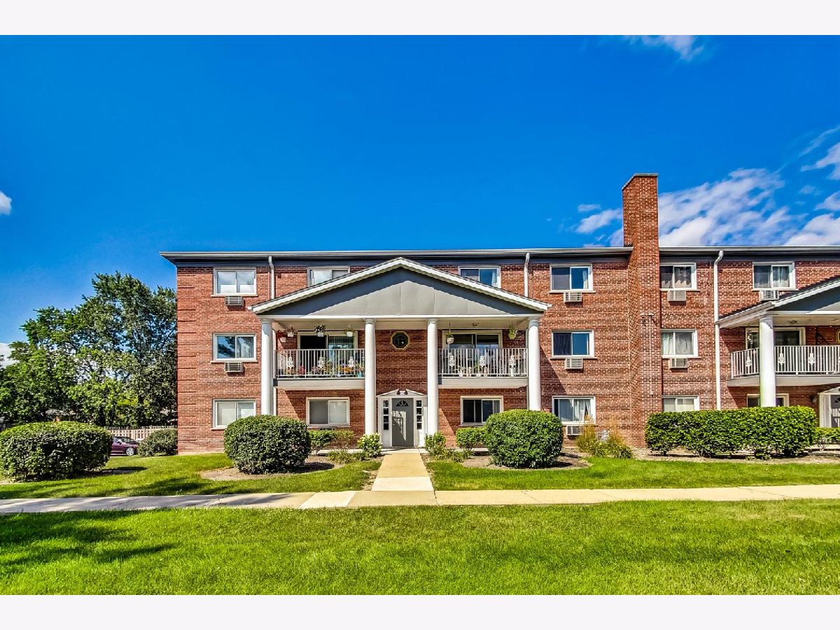 Condos & Townhomes Sold Country Club Condominium Arlington Heights Illinois, 6 Lillian