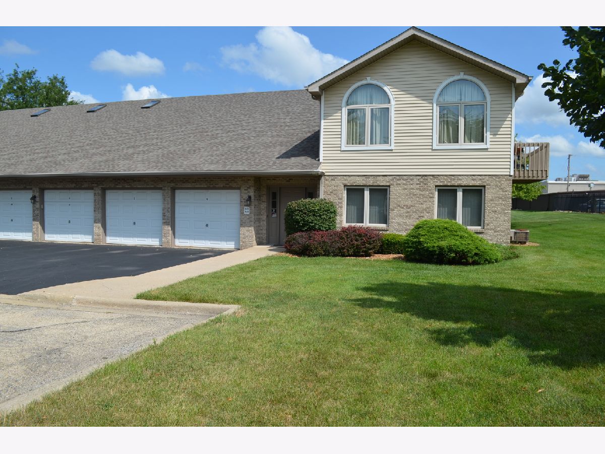 Condominiums Sold Golfview Estates Joliet Illinois, 2651 Jodee