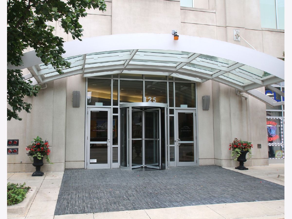 Condominiums Rented Park Alexandria Chicago Illinois, 125 Jefferson