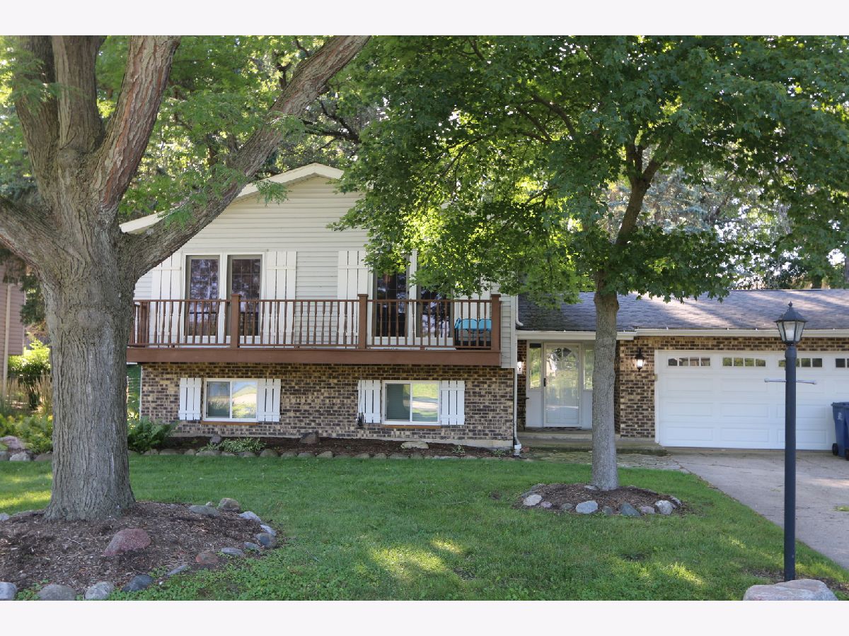 Rented Mchenry Illinois, 1401 Hillside