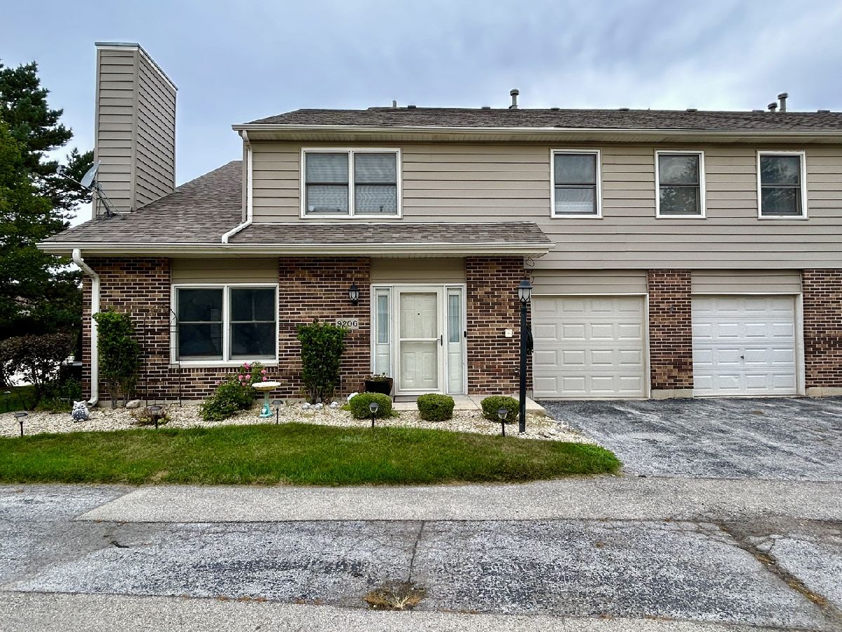 Townhomes & Homes Sold Village Square Orland Park Illinois, 9206 Wherry