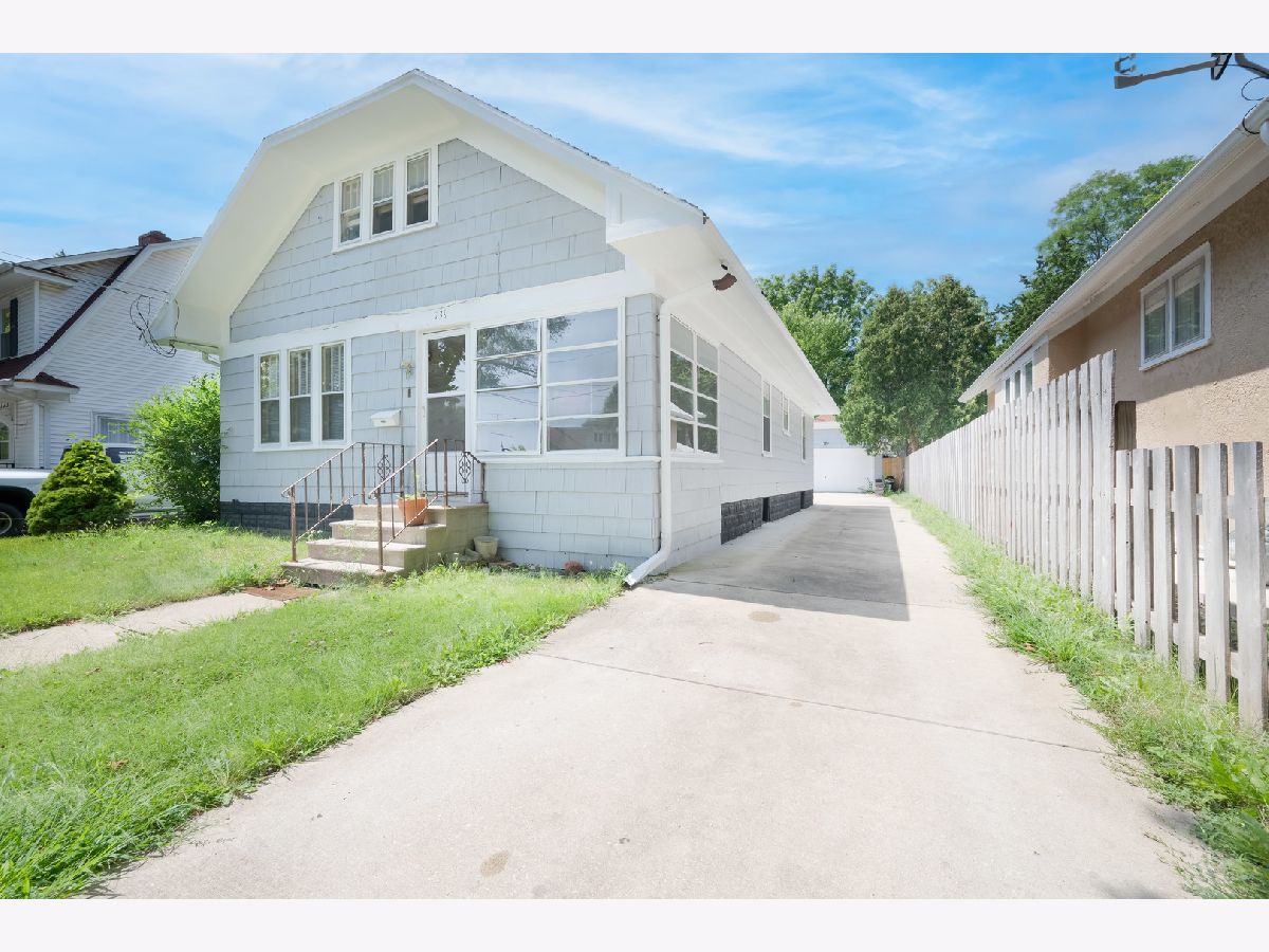  Rented Aurora Illinois, 739 Spencer
