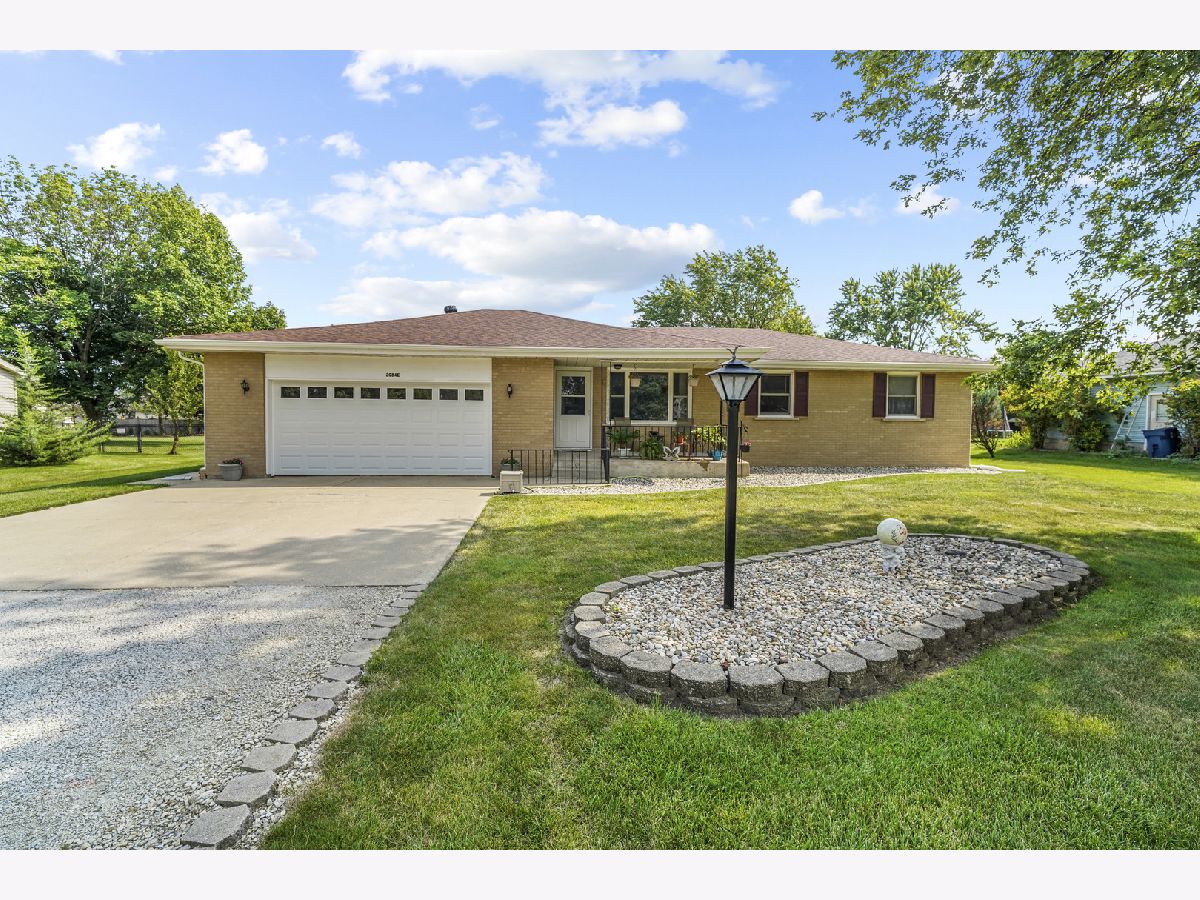 Homes Sold Camelot Bourbonnais Illinois, 2084 3000 Rd. N (armour)