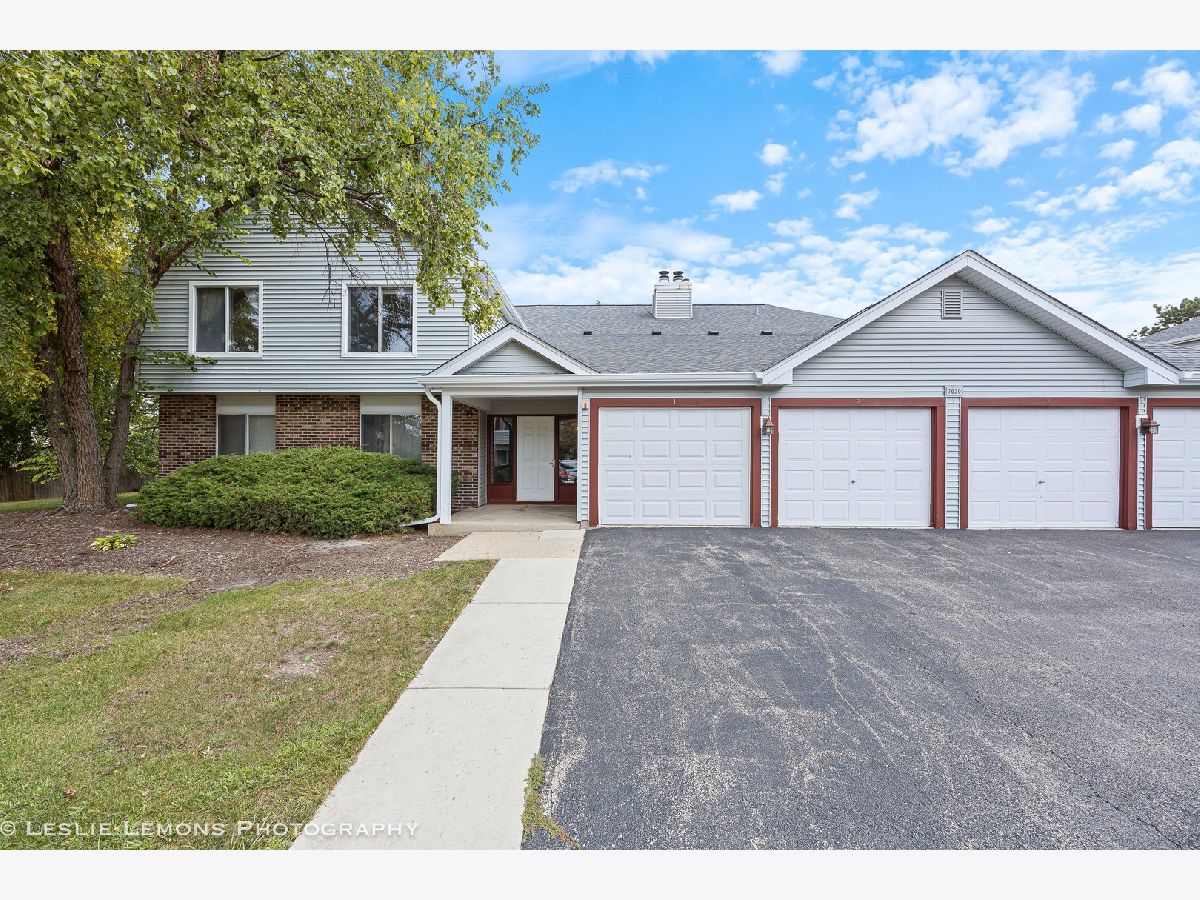 Condos & Townhomes Rented Park Lane Woodridge Illinois, 7020 Barrington