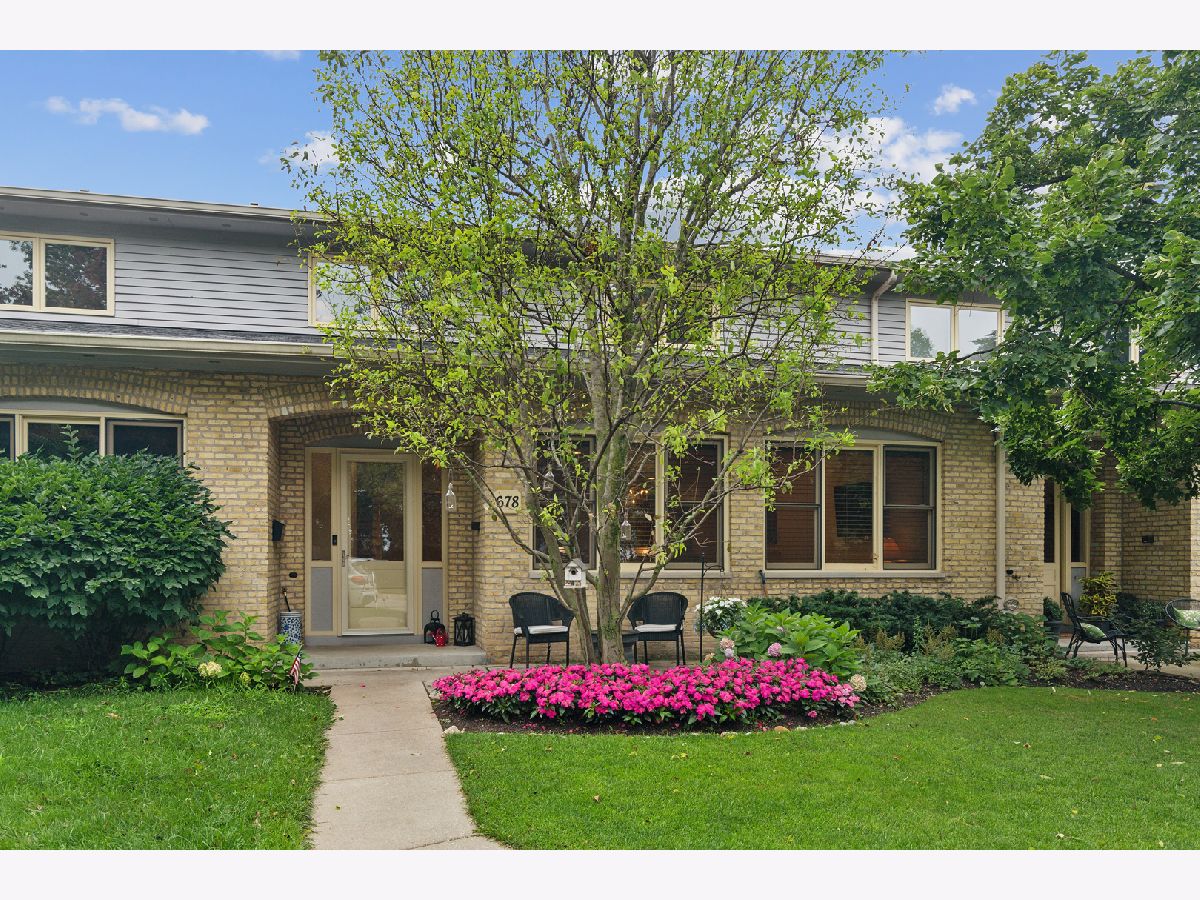 Homes & Townhomes & Condos Sold Fort Sheridan Highwood Illinois, 678 Lyster