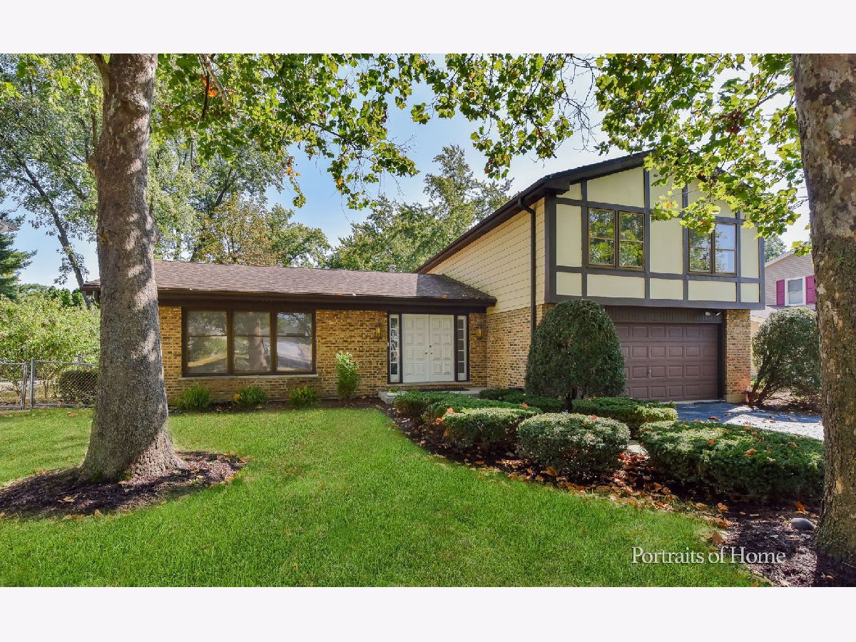 Homes & Townhomes Sold Longmeadow Downers Grove Illinois, 4013 End