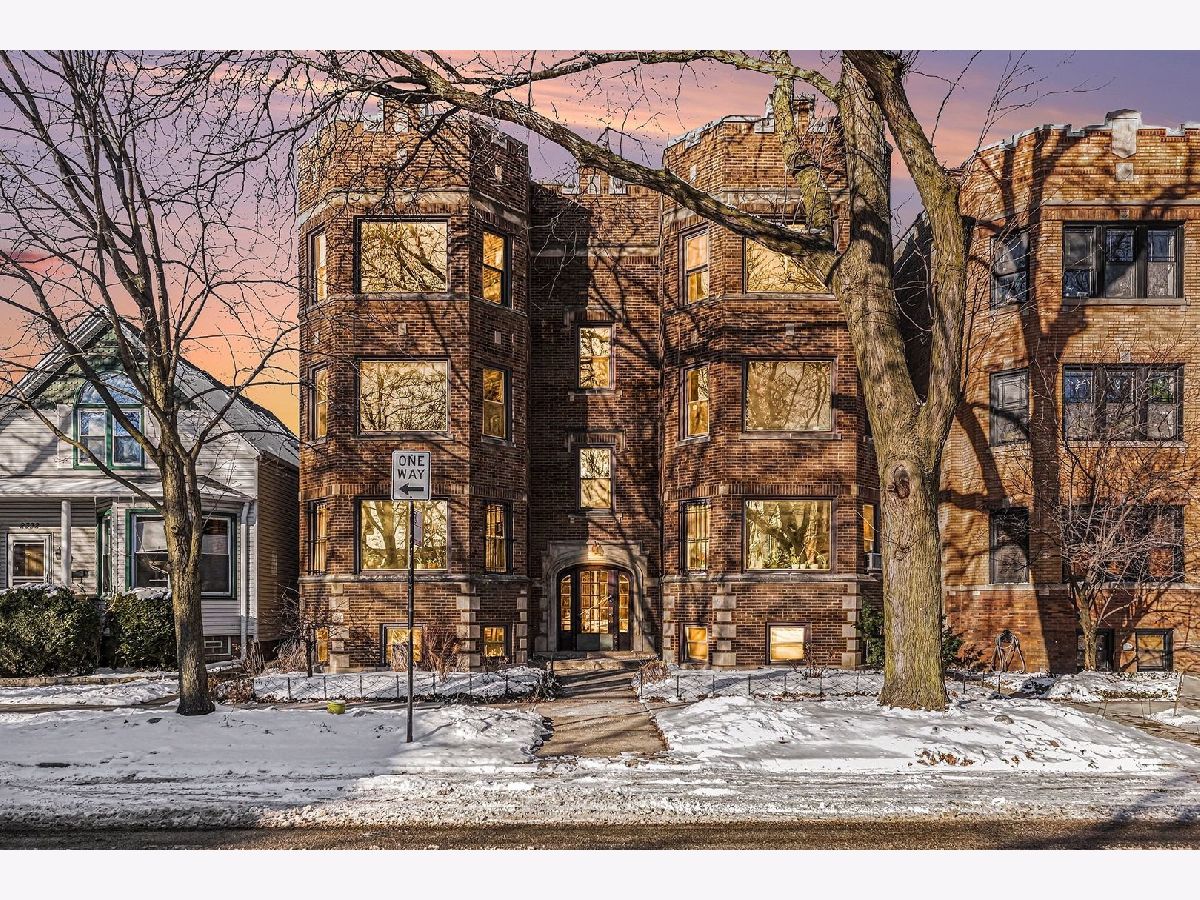  For Sale Chicago Illinois, 2326 Argyle Street