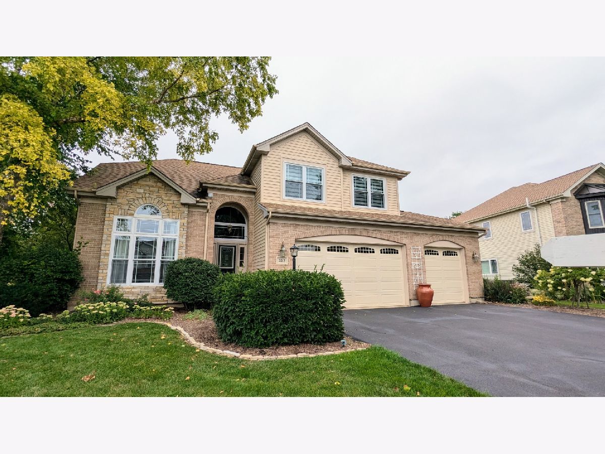 Homes & Condos & Townhomes Rented Willoughby Farms Estates Algonquin Illinois, 2213 Moser