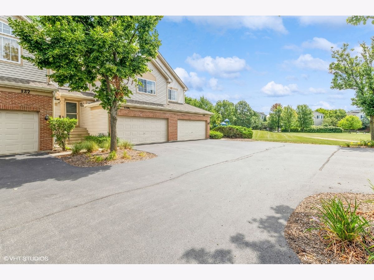 Townhomes & Condos Sold Southwicke Streamwood Illinois, 129 Southwicke