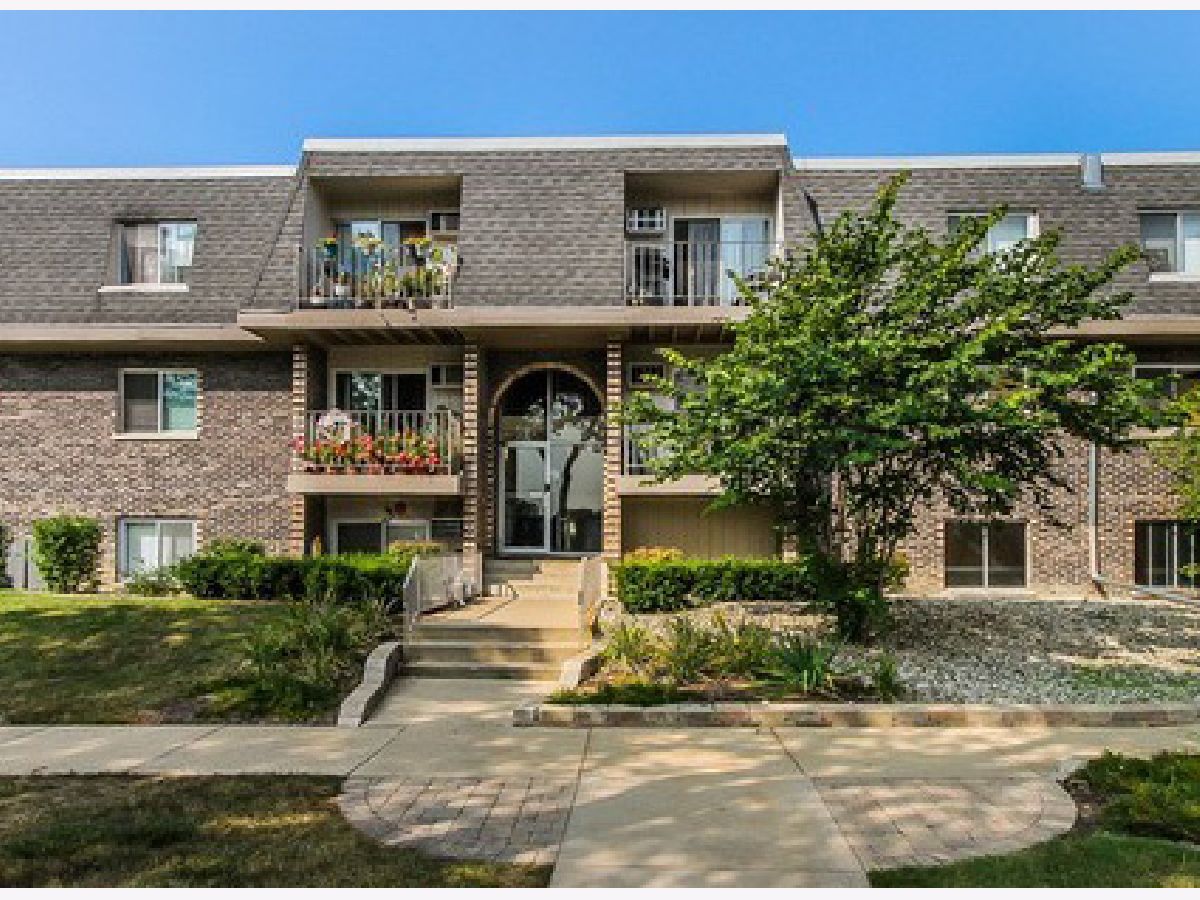 Condominiums Rented River Trails Prospect Heights Illinois, 973 Crimson