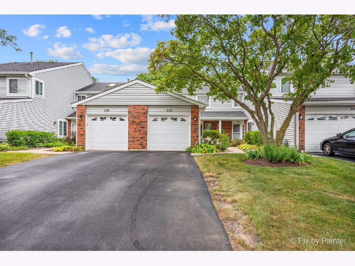 Townhomes & Condos Sold Sussex Square Streamwood Illinois, 128 Brittany