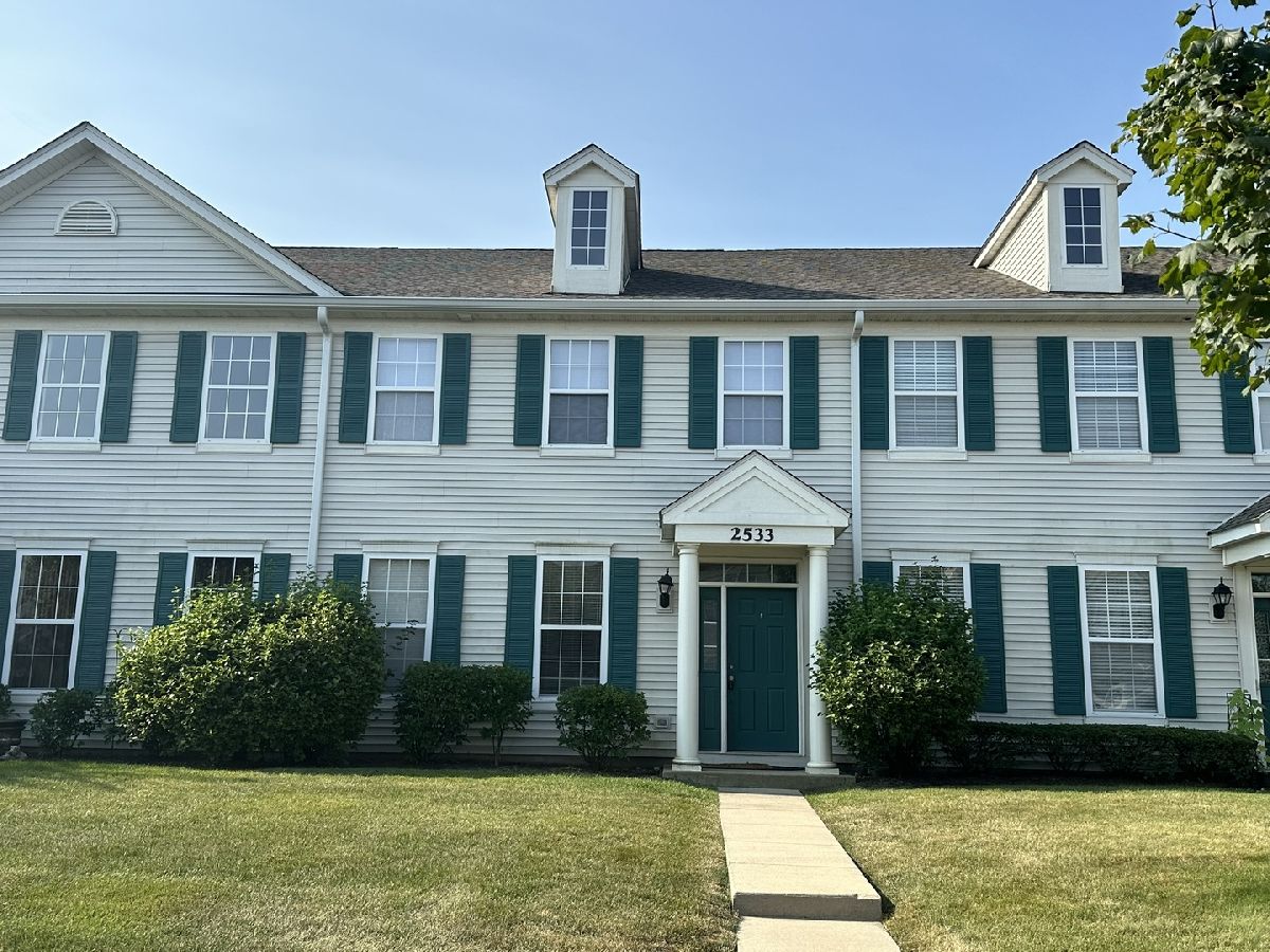 Townhomes & Condos Rented Washington Square Aurora Illinois, 2533 Capitol
