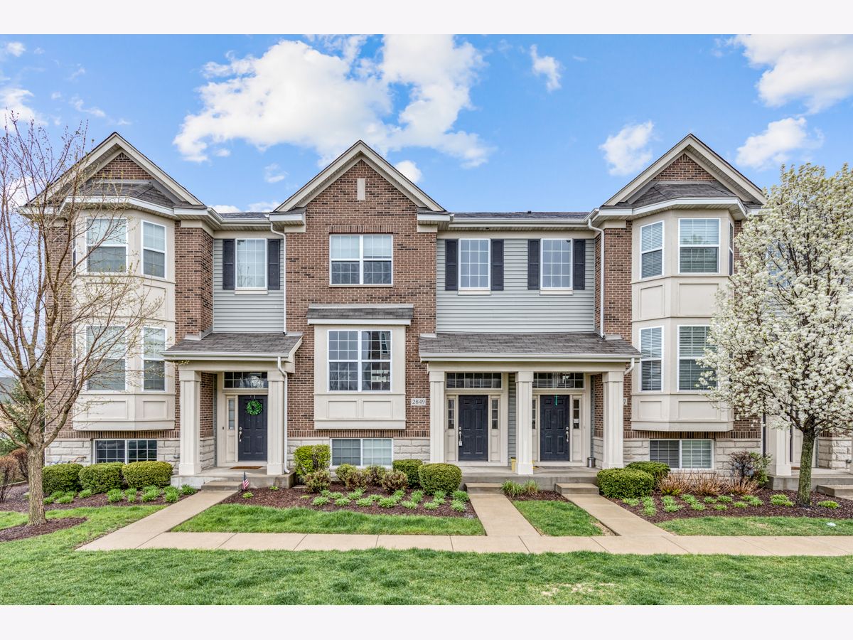 Townhomes Rented Mayfair Naperville Illinois, 2849 Henley