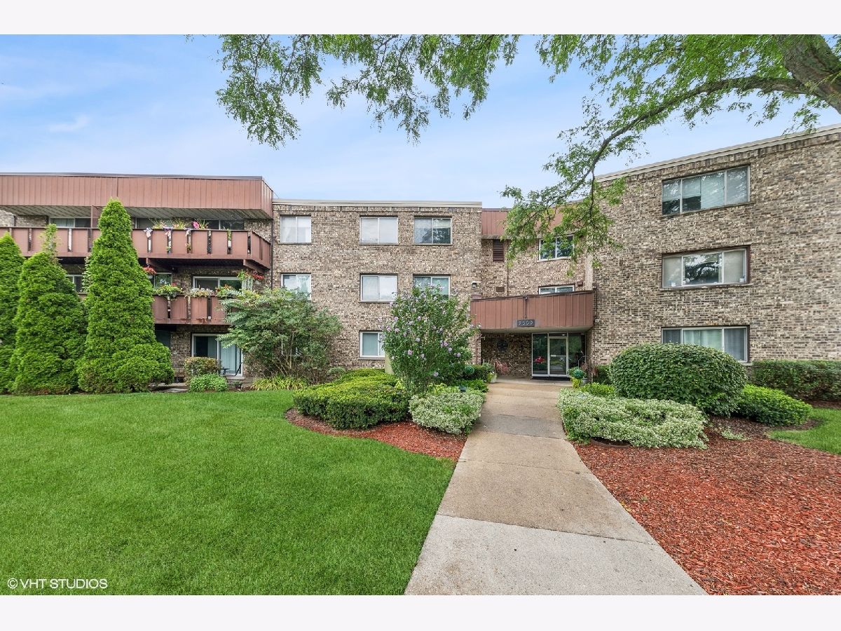 Condominiums Sold Brookwood Rolling Meadows Illinois, 2650 Brookwood Way