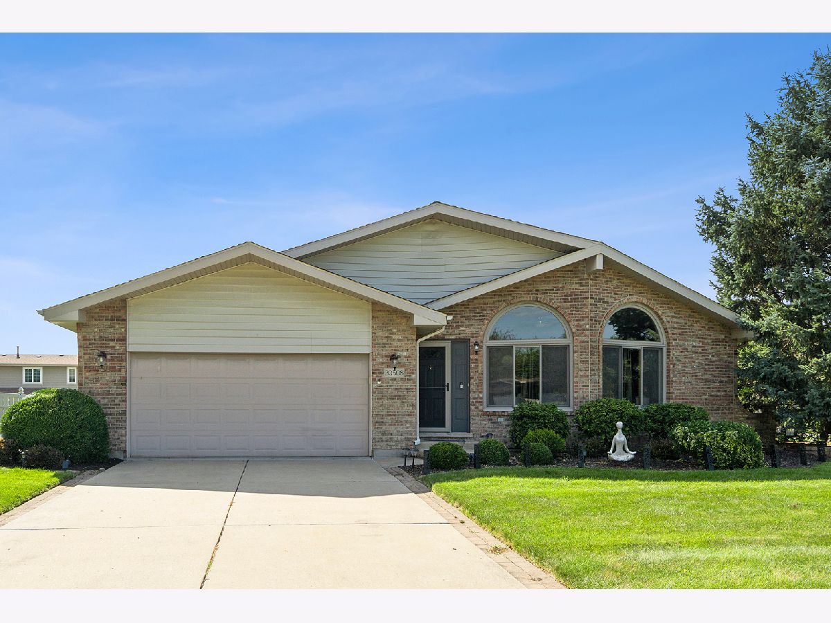 Homes Sold Farmbrook Terrace Frankfort Illinois, 20508 Hunter