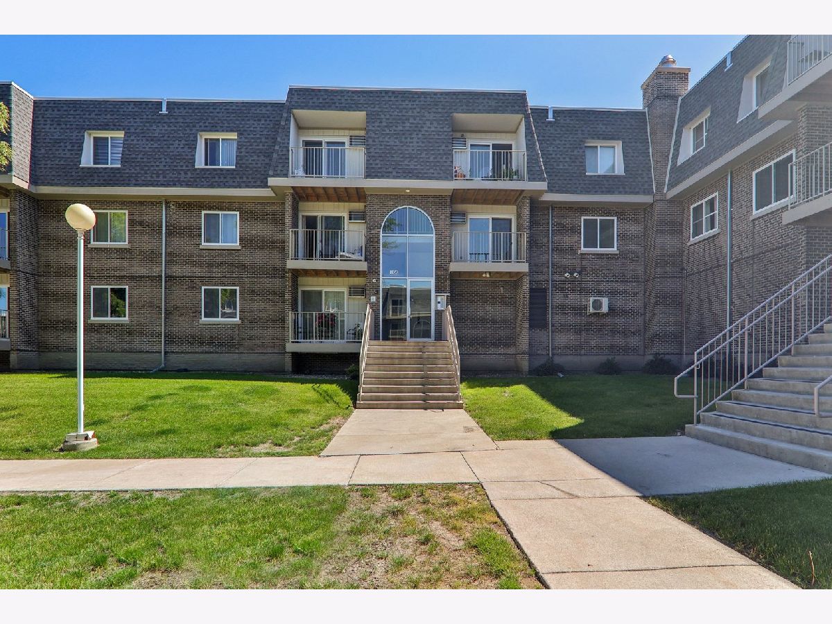 Condominiums Sold River Trails Prospect Heights Illinois, 823 Mcintosh