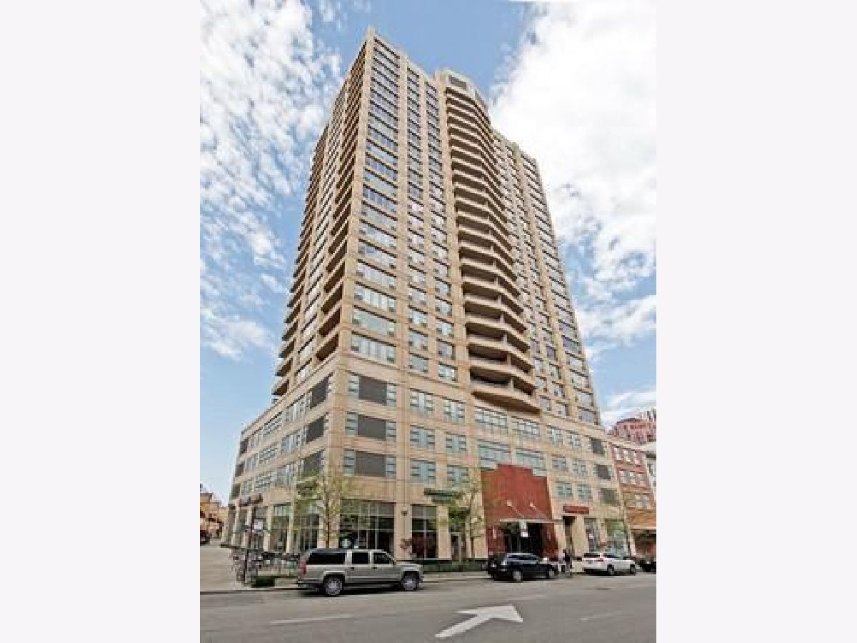Condominiums Rented Jefferson Tower Chicago Illinois, 200 Jefferson