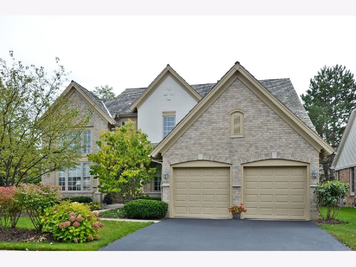Townhomes & Condos & Homes Sold Heatherfield Glenview Illinois, 1820 Dunhill