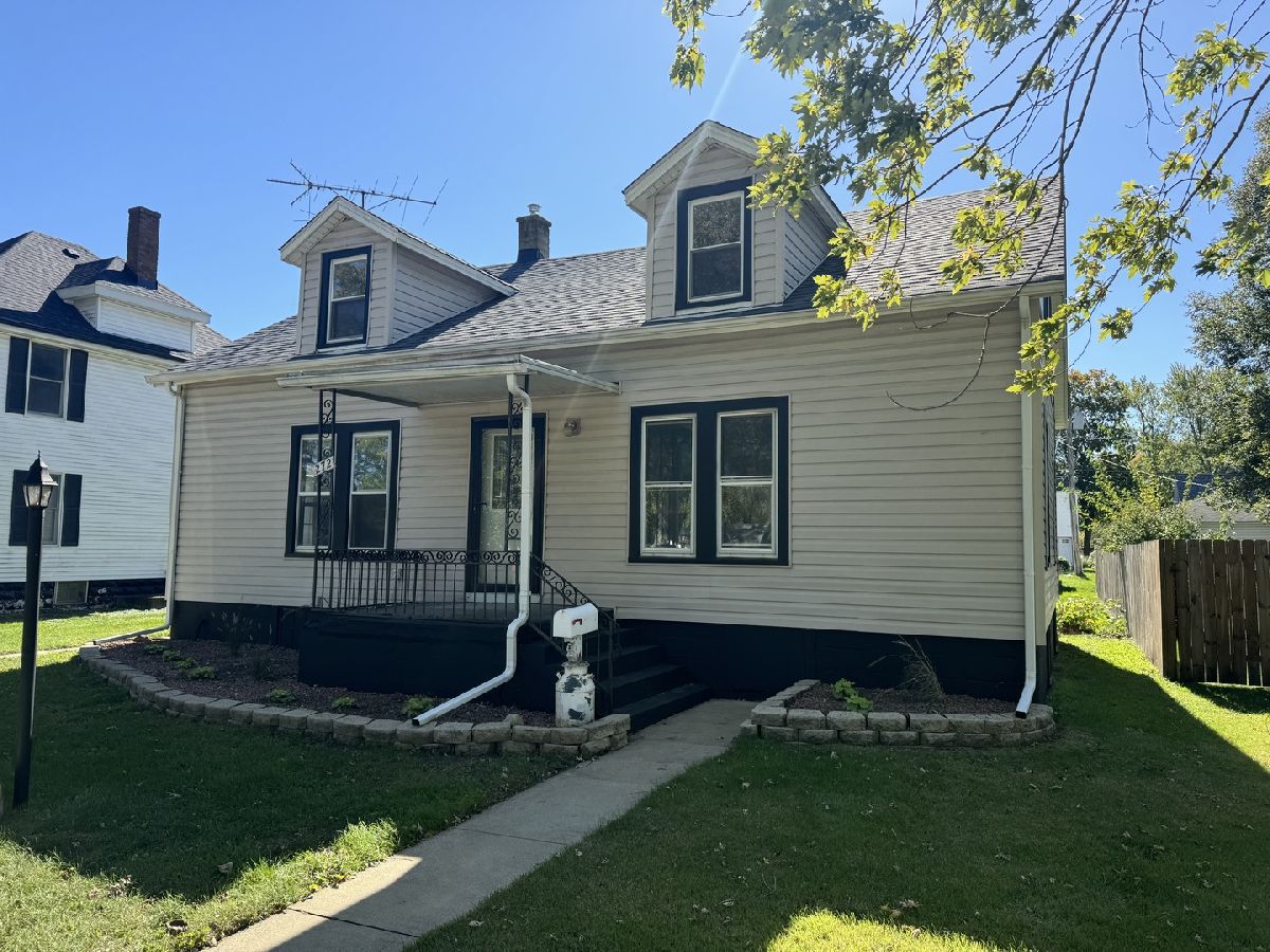  Rented Manteno Illinois, 272 Fourth